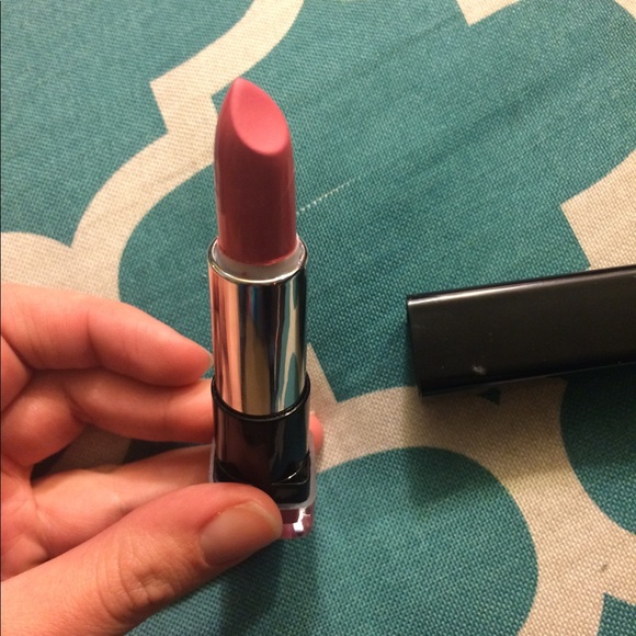 Lip gloss lipstick bundle in pink/ peach - Picture 3 of 6